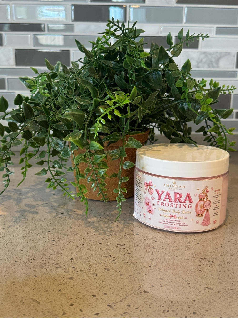 AMINNAH - YARA BODY FROSTING